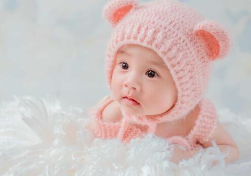 2023女?huà)雰杭榈拿执笕钚掳? /></a>女?huà)雰菏歉改傅恼粕厦髦?，?dāng)然應(yīng)該起一個(gè)吉祥的名字。名字是一個(gè)人的代號(hào)，在使用場(chǎng)景上，可能別人利用的情況還多些。所以，女?huà)雰旱拿忠?，要吉祥，要給人以好感。這就需要在選擇漢字的時(shí)候，選擇一些吉祥的字眼...</div>
			         <span id="ctl00_ContentPlaceHolder1_subjectList_dgNews_ctl09_Label1" style="color:Green;font-size:10pt;">2023/2/20 15:27:33</span>
			        <div style="height:5px; font-size:5px"> </div>
			        <hr width="99%" style="text-align:center; border-style:dotted; border-width:0px; height:1px;" />
			        <div style="height:5px; font-size:5px"> </div>
			    </div>
		        </td>
	</tr><tr style="border-width:0px;">
		<td valign="top">
		        <div style="padding-left:3px; padding-right:3px;line-height:180%">
			         <h3 style="padding:0px;margin:0px;display:inline;"><a id="ctl00_ContentPlaceHolder1_subjectList_dgNews_ctl10_HyperLink1" class="headline" href="/subject/qimingdaquan/nvhaiqiming/s.aspx?newsid=15773" target="_blank">女孩五行喜金名字大全2023</a></h3>
			        
			          <span style="color:Red;font-size:8pt;"></span>
			        <br />
			        <div style="padding-top:1px; width:95%; padding-left:8px; line-height:180%;color:#2f2f2f;font-size:14px;" ><a href=