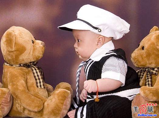 羊?qū)殞毱鹈执笕? /></a>今年是農(nóng)歷的乙未羊年，本年內(nèi)出生的寶寶都是羊?qū)殞?。羊?qū)殞毱鹈€是有很多講究的，最重要的就是要兼顧傳統(tǒng)的五行八字，五格數(shù)理，生肖屬相等綜合起名。除此之外，名字讀音要好，不要繞口的名字。名字要有內(nèi)涵，選用...</div>
							        <div style="height:5px; font-size:5px"></div>
							        <hr width="99%" style="text-align:center; border-style:dotted; border-width:0px; height:1px;" />
							        <div style="height:5px; font-size:5px"></div>
							    </div>
						        </td>
	</tr><tr style="border-width:0px;">
		<td valign="top">
						        <div style="padding-left:3px; padding-right:3px;line-height:180%">
							         <h3 style="padding:0px;margin:0px;display:inline;"><a id="ctl00_ContentPlaceHolder1_ShowMore1_dgNews_ctl06_HyperLink1" class="headline" href="/yang/s.aspx?newsid=3716" target="_blank">羊?qū)殞毱鹈Ｒ姷姆椒ù笕?/a></h3>
							         <span id="ctl00_ContentPlaceHolder1_ShowMore1_dgNews_ctl06_Label1" style="color:Green;font-size:10pt;">2015/2/13 10:46:44</span>
							          <span style="color:Red;font-size:8pt;"></span>
							        <br />
							        <div style="padding-top:1px; width:95%; padding-left:8px; line-height:180%;color:#2f2f2f;font-size:14px;" ><a href=